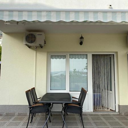 Apartmani Znaor Baška Voda Exterior foto