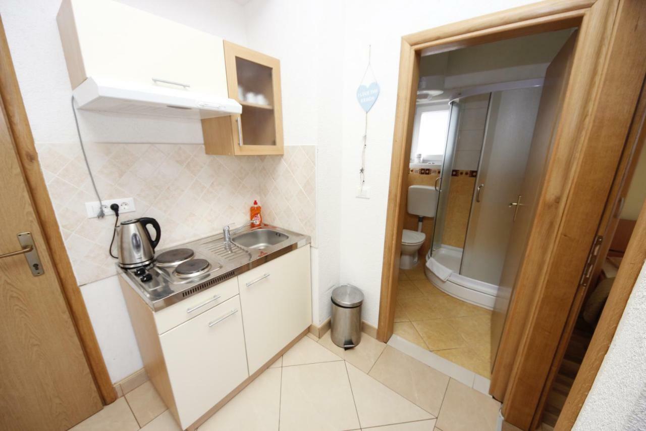 Apartmani Znaor Baška Voda Exterior foto