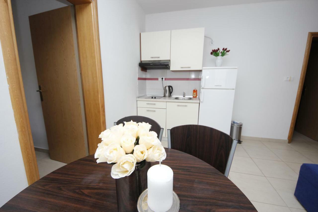 Apartmani Znaor Baška Voda Exterior foto