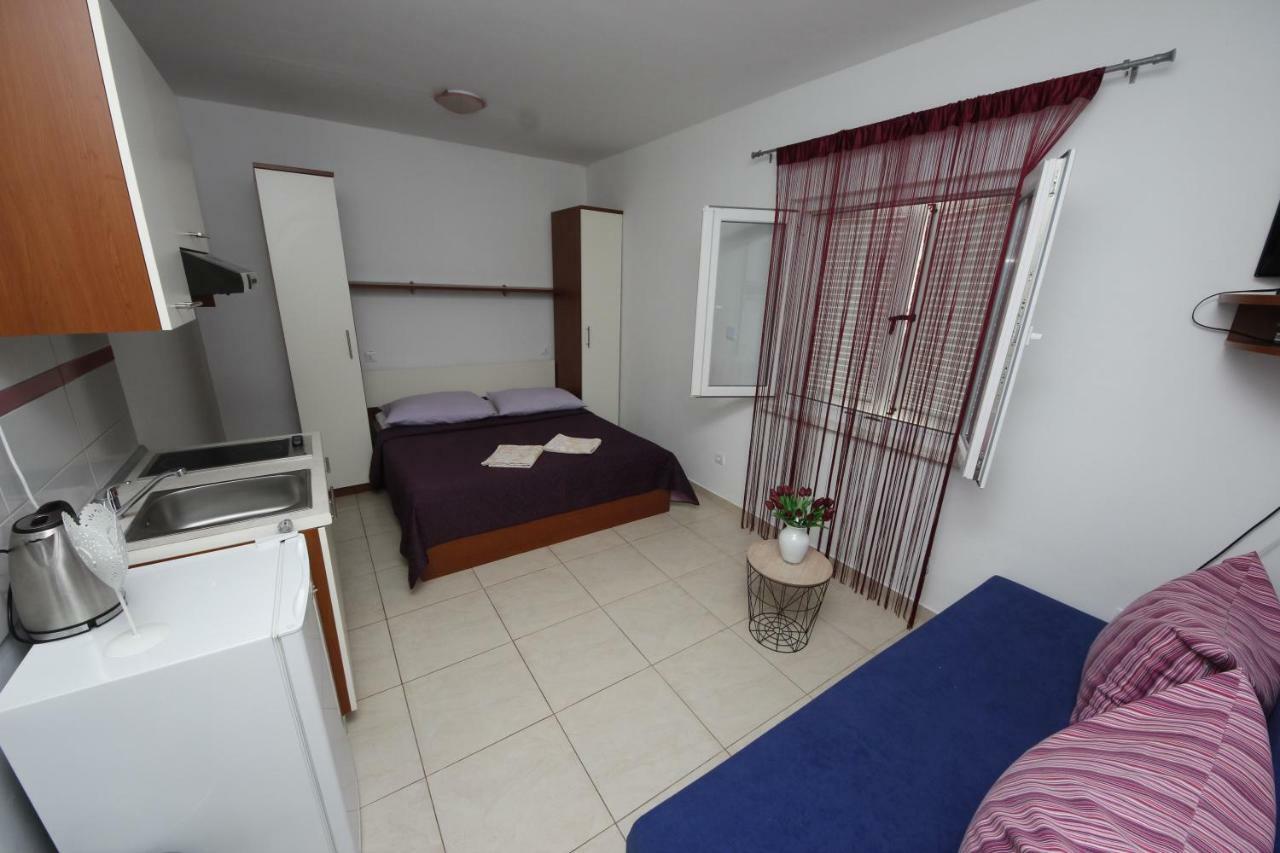 Apartmani Znaor Baška Voda Exterior foto
