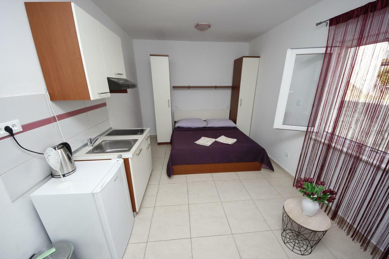 Apartmani Znaor Baška Voda Exterior foto